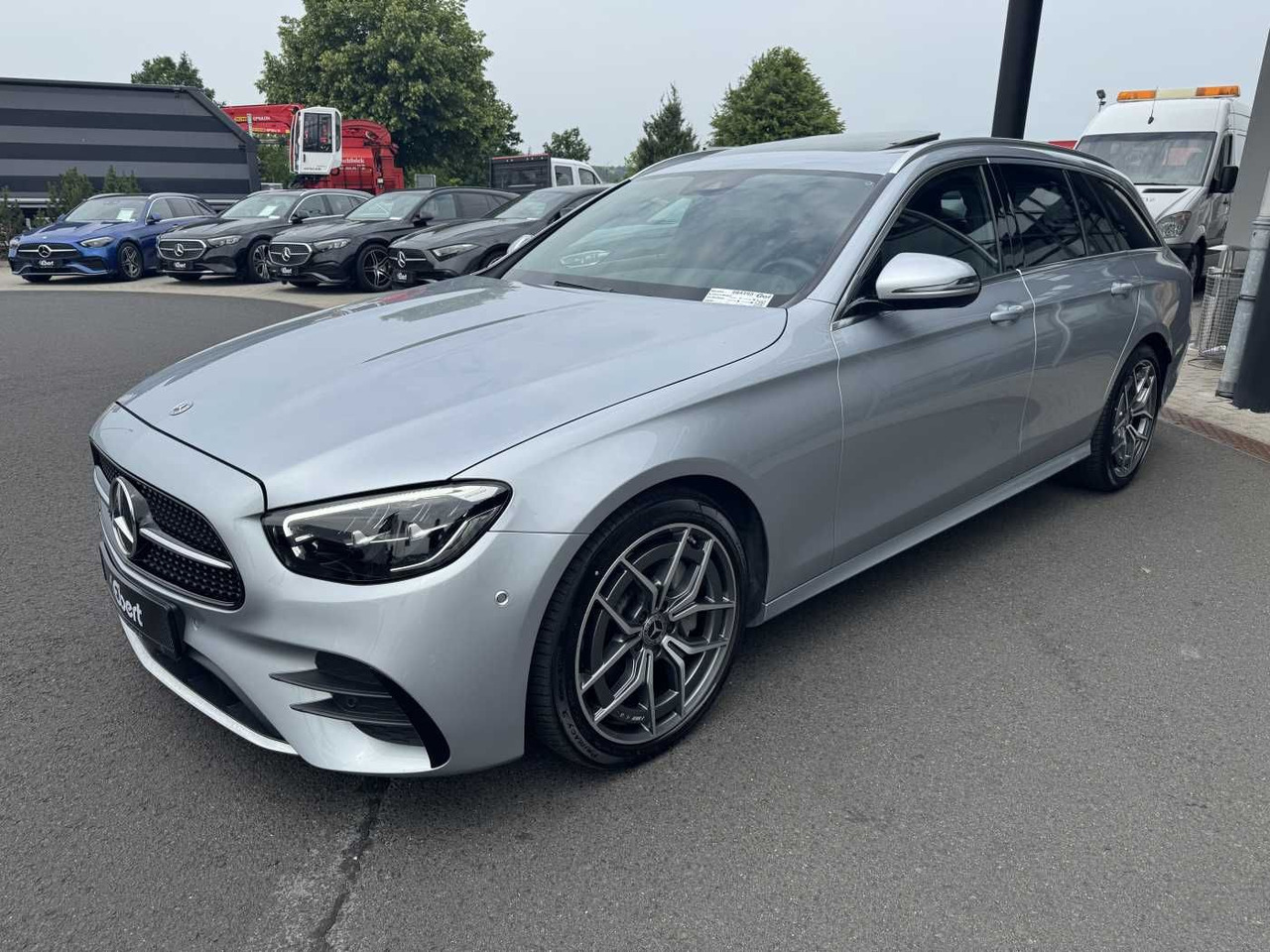 Mercedes-Benz E 220d T AMG+AHK+ESD+RKamera+TotW+ Ambiente - Coche: foto 2 Mercedes-Benz E 220d T AMG+AHK+ESD+RKamera+TotW+ Ambiente - Coche: foto 2