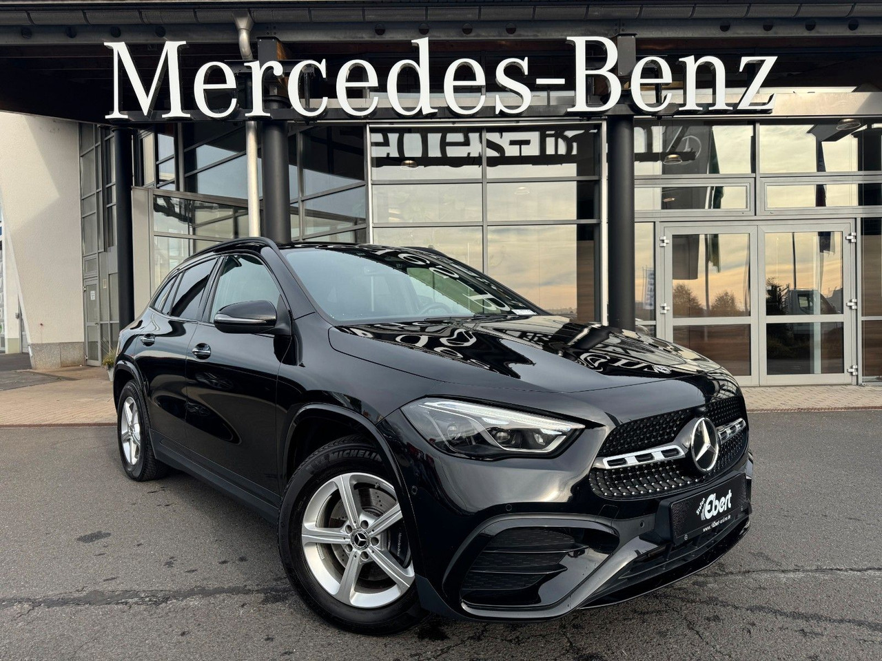 Mercedes-Benz GLA 200 AMG+Pano+Distr+Ambiente+Multibeam+ - SUV/ Todoterreno: foto 1 Mercedes-Benz GLA 200 AMG+Pano+Distr+Ambiente+Multibeam+ - SUV/ Todoterreno: foto 1