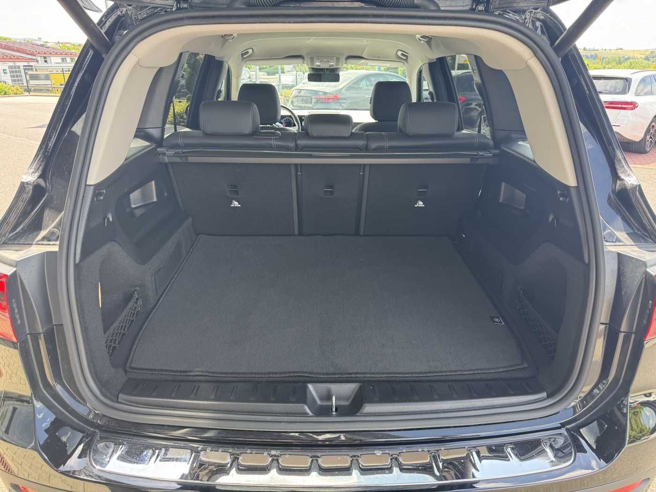 SUV/ Todoterreno Mercedes-Benz GLB 180 Progressive+AHK+RKamera+LED+ IHC+DAB: foto 8