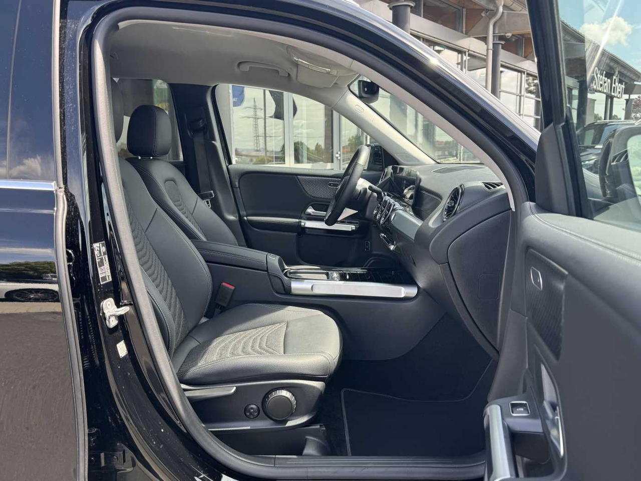 SUV/ Todoterreno Mercedes-Benz GLB 180 Progressive+AHK+RKamera+LED+ IHC+DAB: foto 6