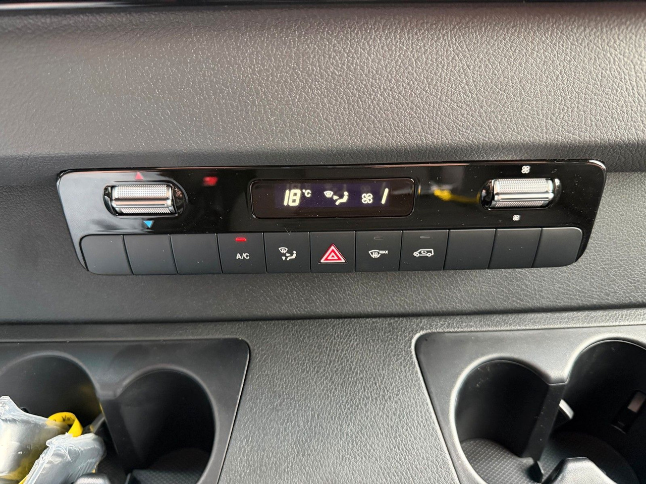 Furgón Mercedes-Benz Sprinter 317 CDI 3665 9G AHK3,5to Klima Schwing: foto 18 Furgón Mercedes-Benz Sprinter 317 CDI 3665 9G AHK3,5to Klima Schwing: foto 18