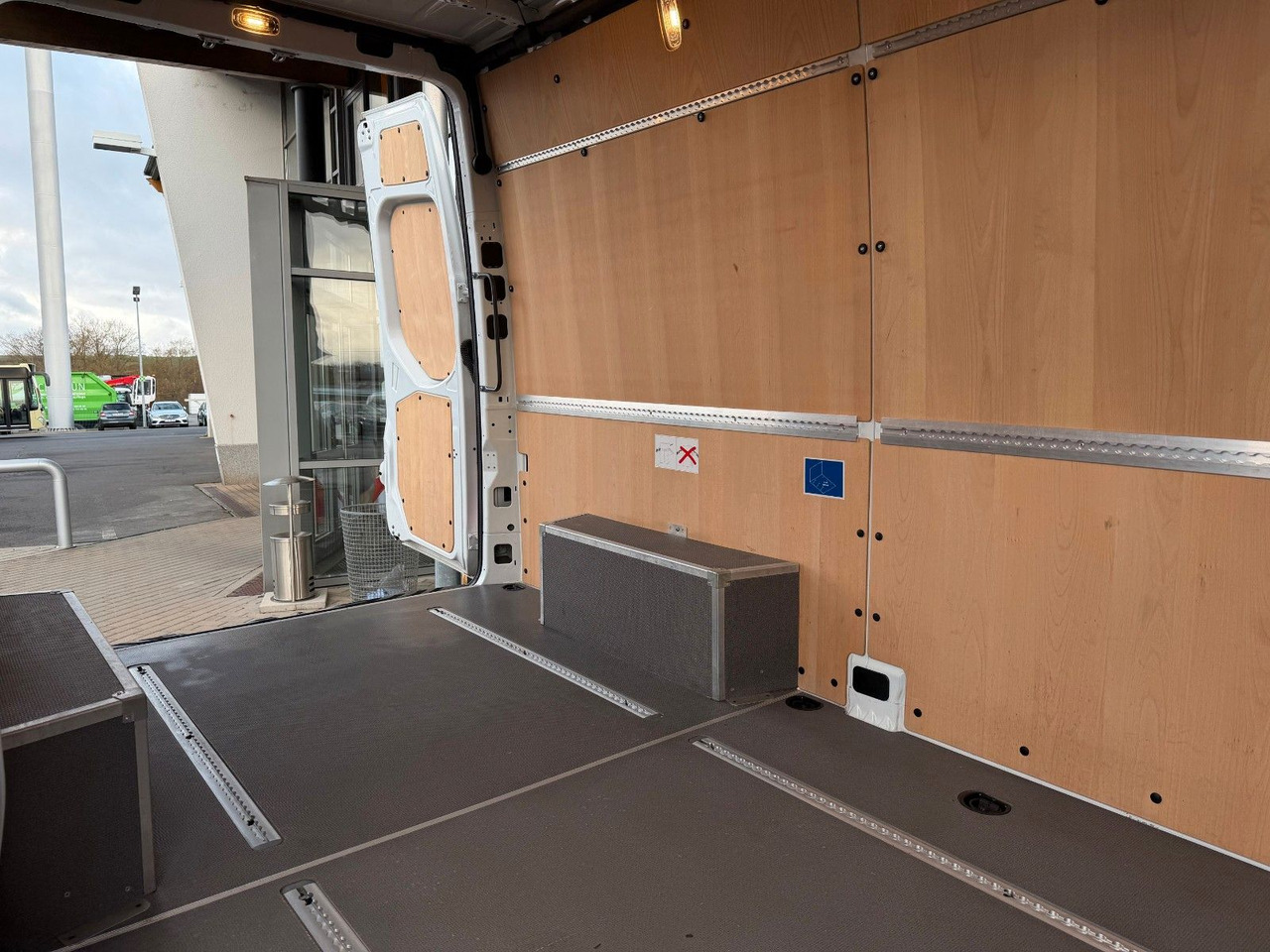 Furgón Mercedes-Benz Sprinter 317 CDI 3665 Klima 360 SHZ MBUX: foto 9 Furgón Mercedes-Benz Sprinter 317 CDI 3665 Klima 360 SHZ MBUX: foto 9