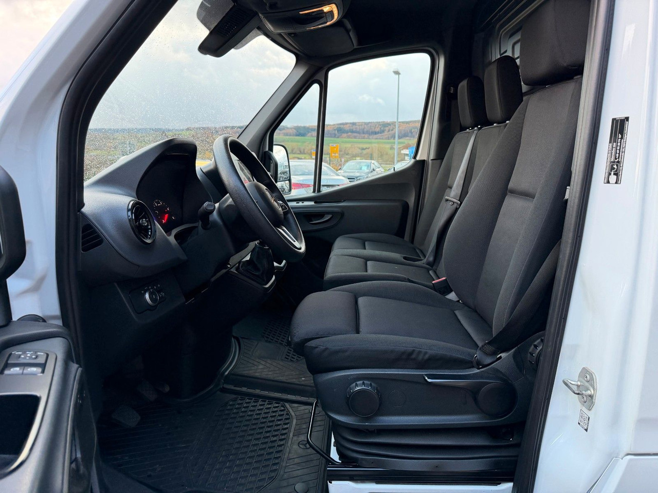 Furgón Mercedes-Benz Sprinter 317 CDI 3665 Klima 360 SHZ MBUX: foto 11 Furgón Mercedes-Benz Sprinter 317 CDI 3665 Klima 360 SHZ MBUX: foto 11