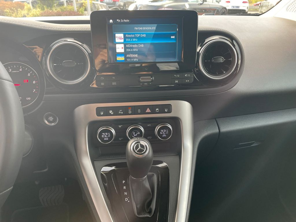 Coche Mercedes-Benz T 180 Power Plus Autom Kamera AHK LED MBUX: foto 15