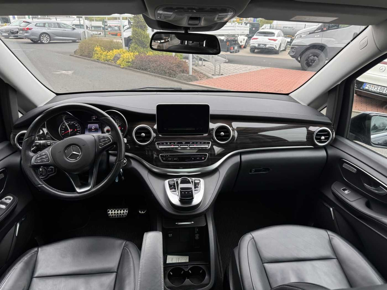 Coche Mercedes-Benz V 250 d AVA ED 4MATIC Panorama Tisch 360 Sound: foto 10