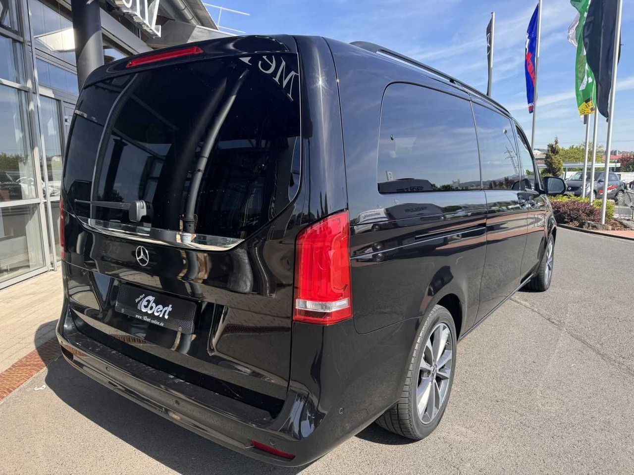 Mercedes-Benz V 300 d AVA Extralang AIRMATIC Standheiz 360Kam - Furgoneta de pasajeros: foto 4 Mercedes-Benz V 300 d AVA Extralang AIRMATIC Standheiz 360Kam - Furgoneta de pasajeros: foto 4