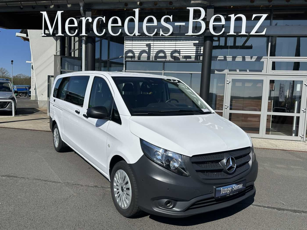 Mercedes-Benz Vito 114 CDI Tourer 8Sitze Klima Audio40 Kamera - Coche: foto 1 Mercedes-Benz Vito 114 CDI Tourer 8Sitze Klima Audio40 Kamera - Coche: foto 1
