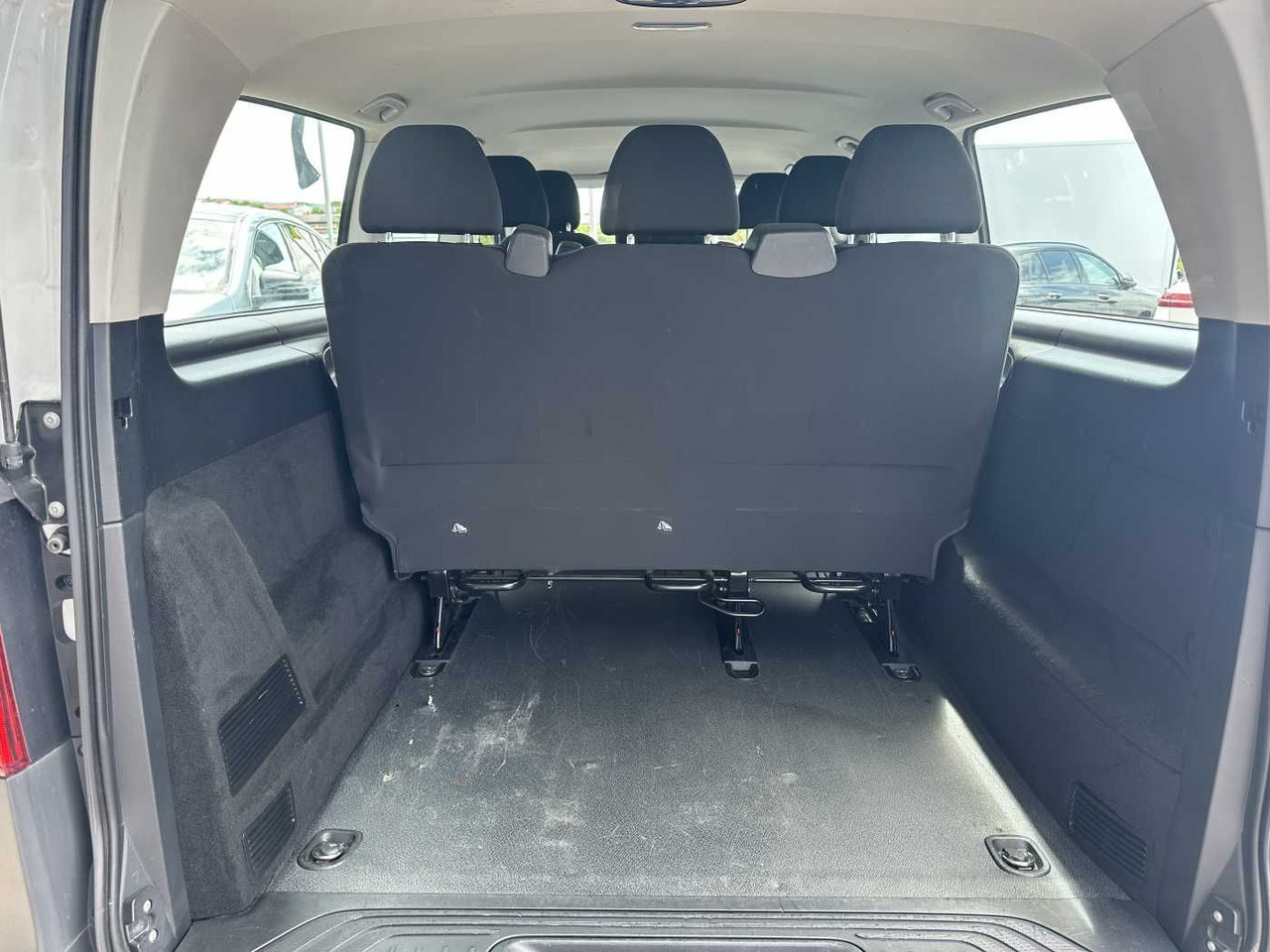 Leasing de  Mercedes-Benz Vito 114 CDI Tourer 9G Klima Audio40 Extralang Mercedes-Benz Vito 114 CDI Tourer 9G Klima Audio40 Extralang: foto 6