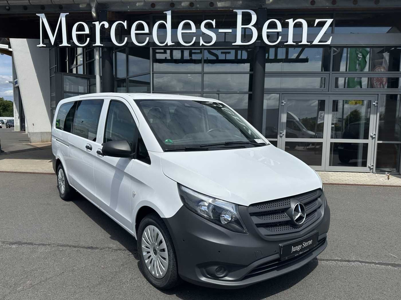 Mercedes-Benz Vito 114 CDI Tourer 9G Klima Audio40 Extralang - Furgoneta de pasajeros: foto 1 Mercedes-Benz Vito 114 CDI Tourer 9G Klima Audio40 Extralang - Furgoneta de pasajeros: foto 1