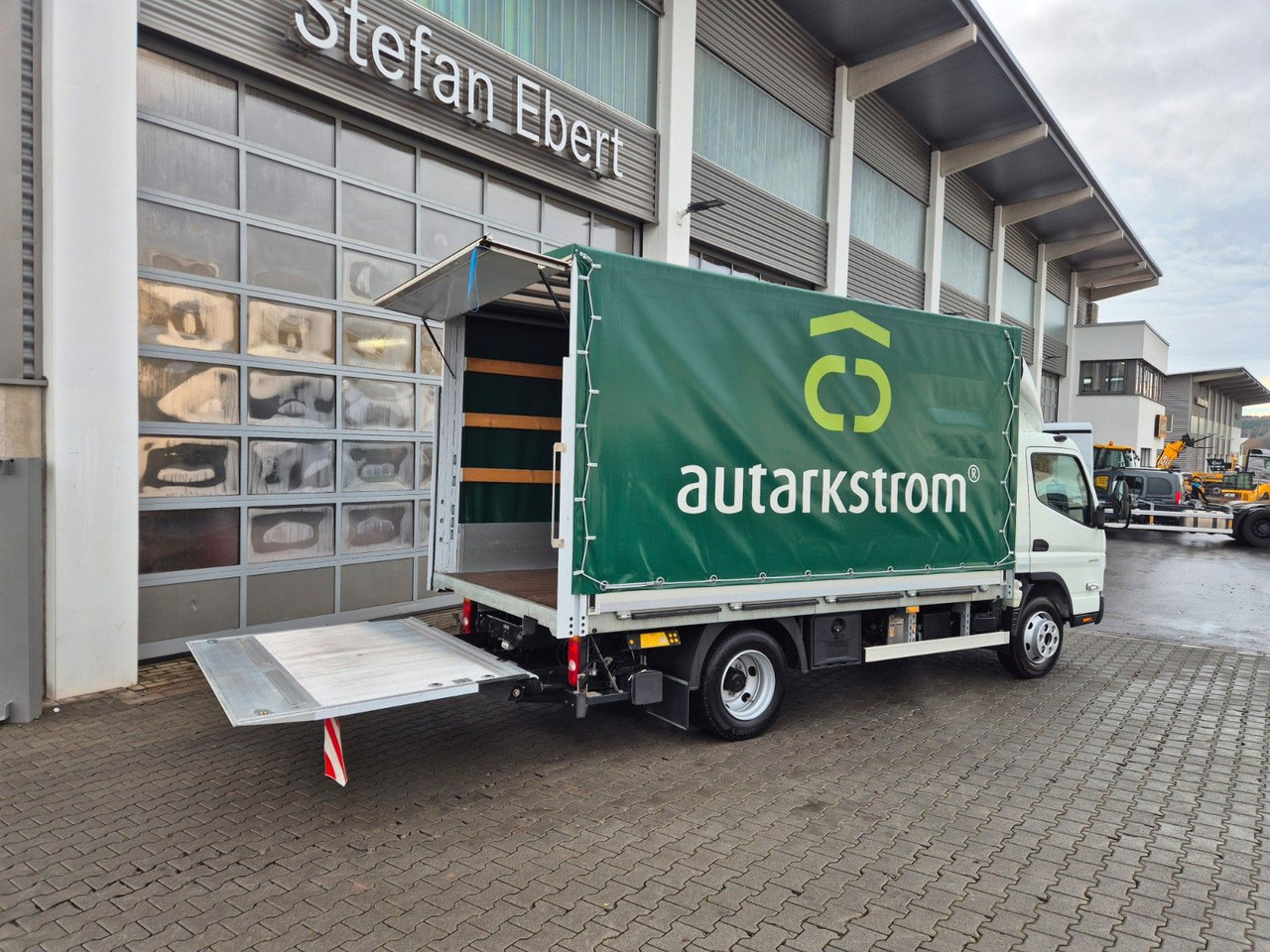 Furgoneta con lona Mitsubishi Canter 7C15 LBW Klima Navi Kamera AHK: foto 13 Furgoneta con lona Mitsubishi Canter 7C15 LBW Klima Navi Kamera AHK: foto 13