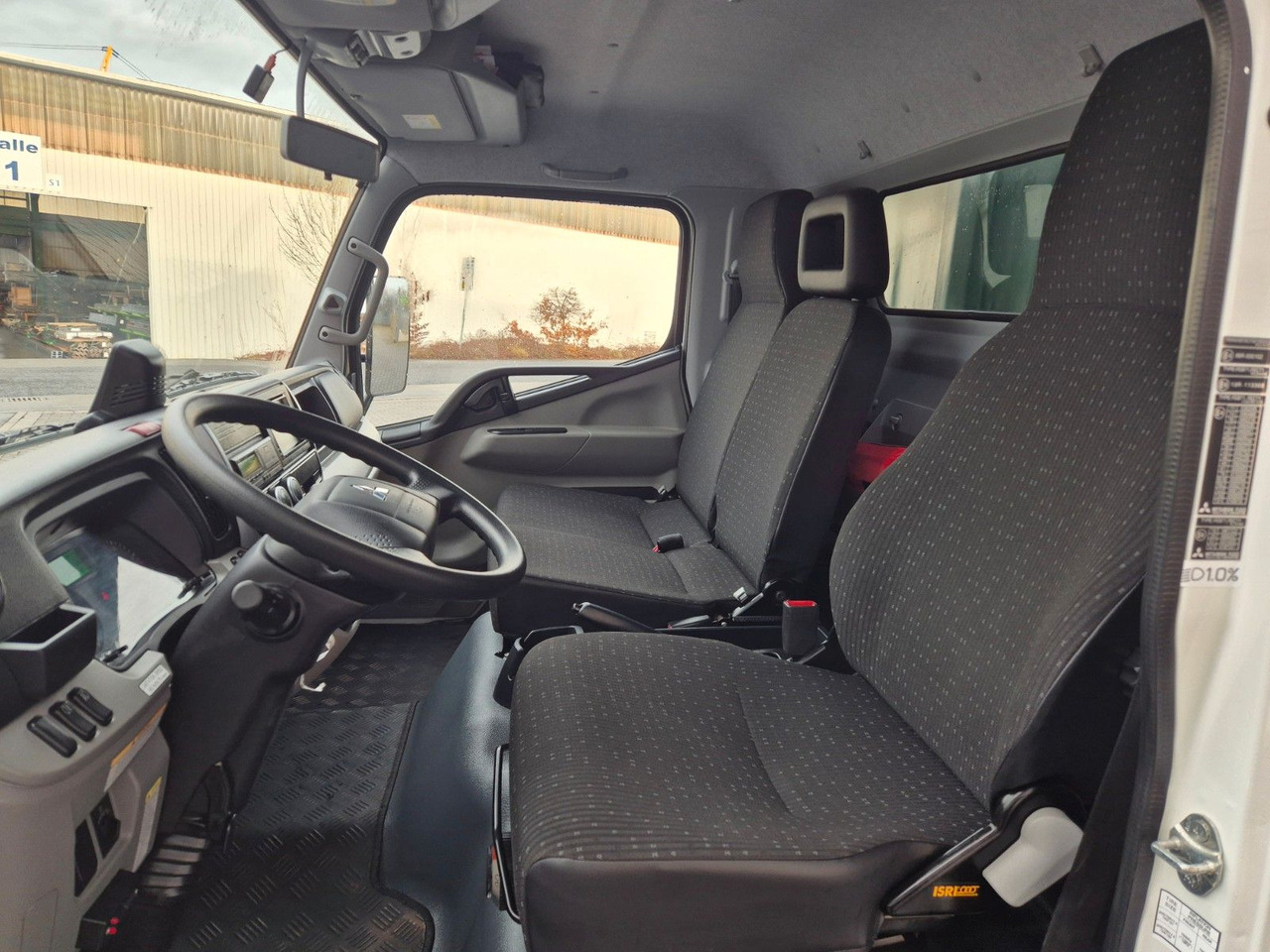 Furgoneta con lona Mitsubishi Canter 7C15 LBW Klima Navi Kamera AHK: foto 23 Furgoneta con lona Mitsubishi Canter 7C15 LBW Klima Navi Kamera AHK: foto 23