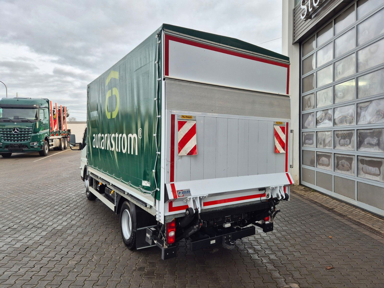 Furgoneta con lona Mitsubishi Canter 7C15 LBW Klima Navi Kamera AHK: foto 9 Furgoneta con lona Mitsubishi Canter 7C15 LBW Klima Navi Kamera AHK: foto 9