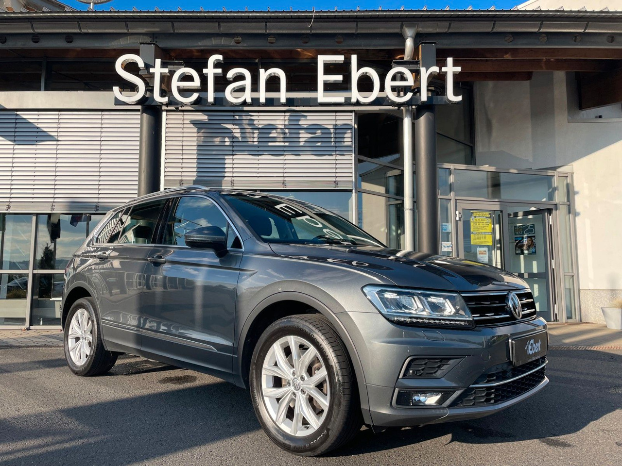 SUV/ Todoterreno Volkswagen Tiguan 2.0 TSI Highline 4M AHK+LED+DAB+ACC+PDC: foto 1