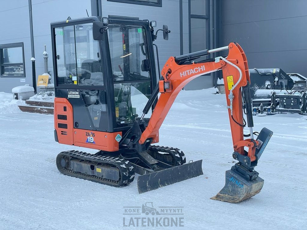 Hitachi ZX 19-6 kaivinkone - Excavadora de cadenas: foto 2 Hitachi ZX 19-6 kaivinkone - Excavadora de cadenas: foto 2