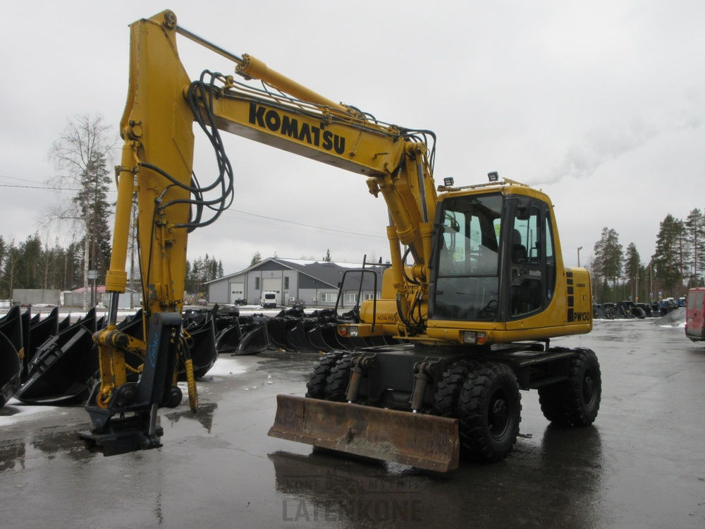 Komatsu PW130-6 Pyöräalustainen kaivinkone - Excavadora de ruedas: foto 4 Komatsu PW130-6 Pyöräalustainen kaivinkone - Excavadora de ruedas: foto 4