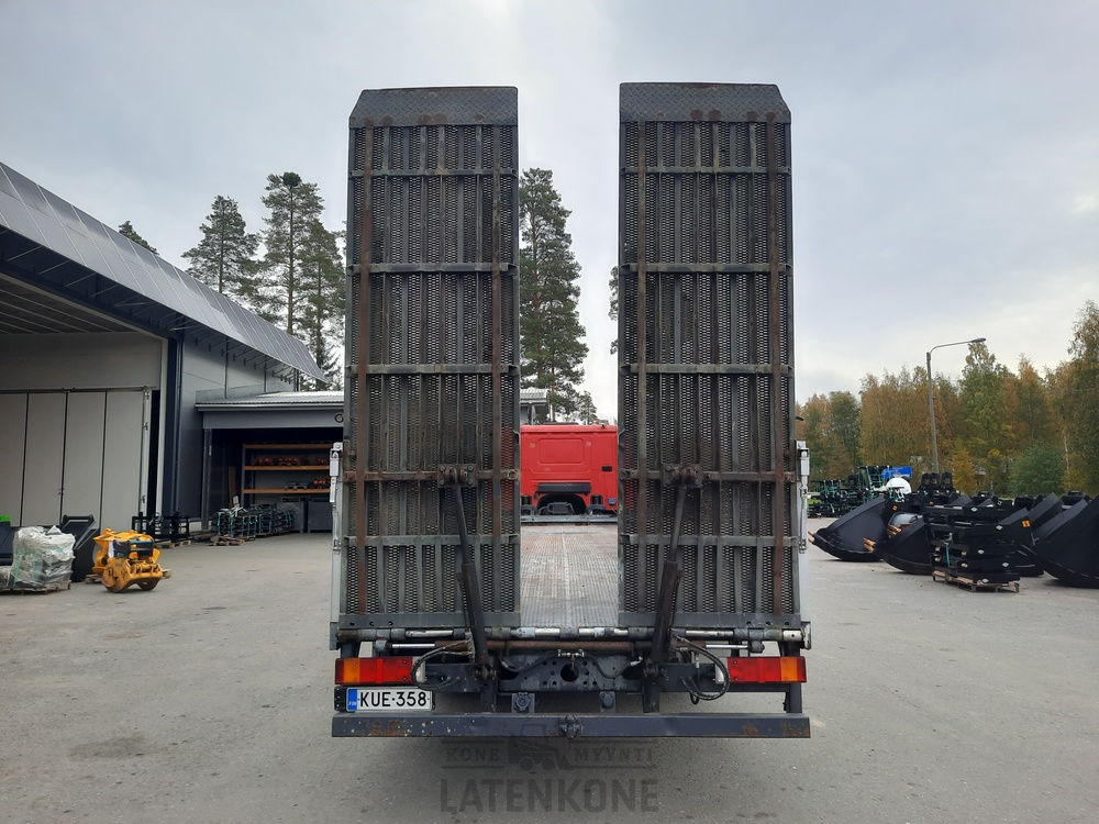Camión portavehículos Scania P380 8x2 koneenkuljetusauto: foto 7