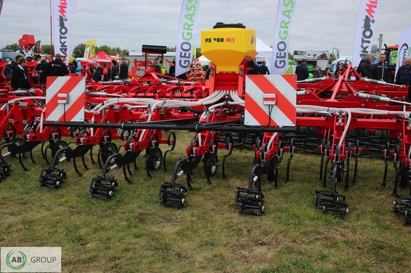 Awemak DRAGON TP 9 hydraulic folding inter-row cultivator - Equipo para trabajo del suelo: foto 1 Awemak DRAGON TP 9 hydraulic folding inter-row cultivator - Equipo para trabajo del suelo: foto 1