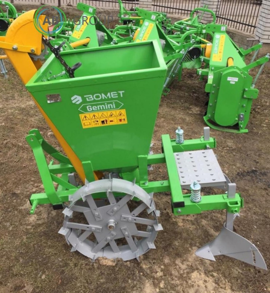 Bomet single-row potato planter Gemini S 239/2 - Plantadora de patatas: foto 1 Bomet single-row potato planter Gemini S 239/2 - Plantadora de patatas: foto 1