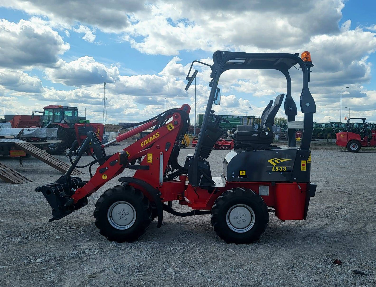 Fimaks mini loader LS33 - on stock - Cargadora articulada: foto 5 Fimaks mini loader LS33 - on stock - Cargadora articulada: foto 5