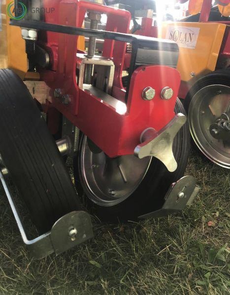 Semi-automatic carousel planter 2 rows Solan S219 K - Maquinaria de siembra: foto 4 Semi-automatic carousel planter 2 rows Solan S219 K - Maquinaria de siembra: foto 4