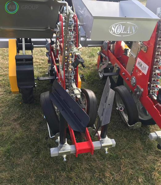 Solan S241-R semi-automatic grapple 2 row planter - Maquinaria de siembra: foto 3 Solan S241-R semi-automatic grapple 2 row planter - Maquinaria de siembra: foto 3