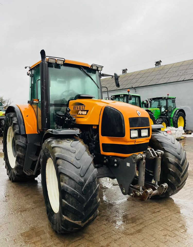 Renault Ares 826 RZ - Tractor: foto 1 Renault Ares 826 RZ - Tractor: foto 1