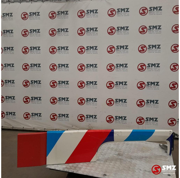 DAF Occ cabinespoiler rechts DAF - Aerodinámica/ Spoiler para Camión: foto 1 DAF Occ cabinespoiler rechts DAF - Aerodinámica/ Spoiler para Camión: foto 1