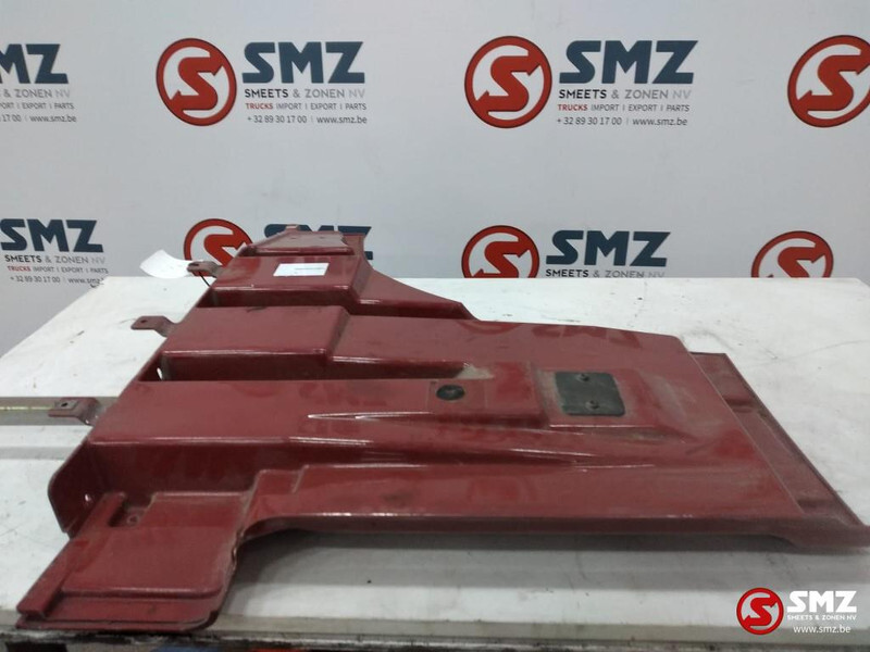 DAF Occ deurverlenging links DAF XF95 1911138 - Puerta y piezas para Camión: foto 2 DAF Occ deurverlenging links DAF XF95 1911138 - Puerta y piezas para Camión: foto 2