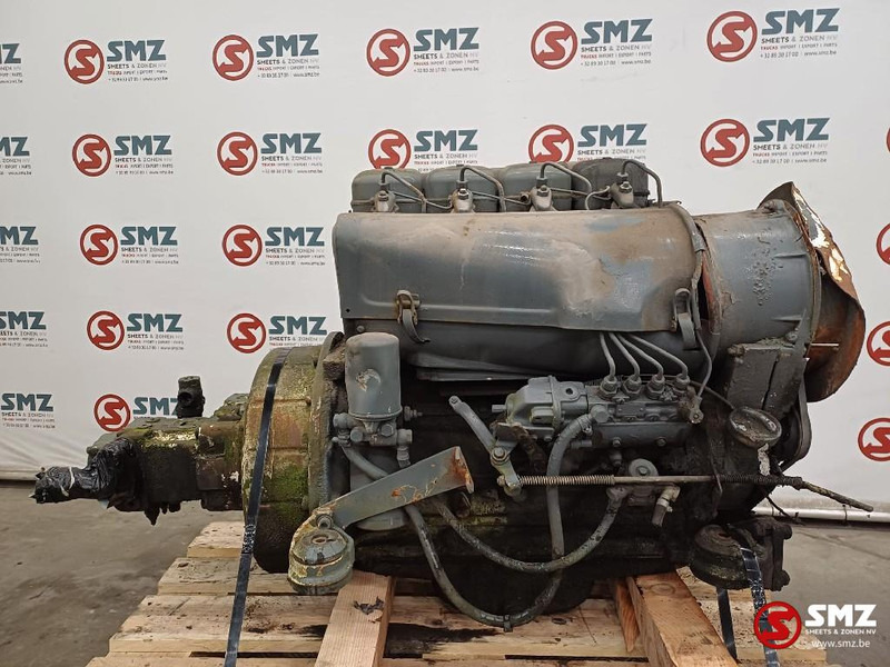 Deutz Occ motor F4L912 Deutz + hydrauliekpomp A4V56HW1.0 - Motor para Camión: foto 2 Deutz Occ motor F4L912 Deutz + hydrauliekpomp A4V56HW1.0 - Motor para Camión: foto 2