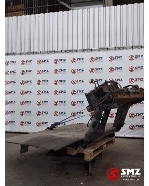 Diversen Occ Laadlift 200 x 250 cm - Trampilla elevadora para Camión: foto 1 Diversen Occ Laadlift 200 x 250 cm - Trampilla elevadora para Camión: foto 1