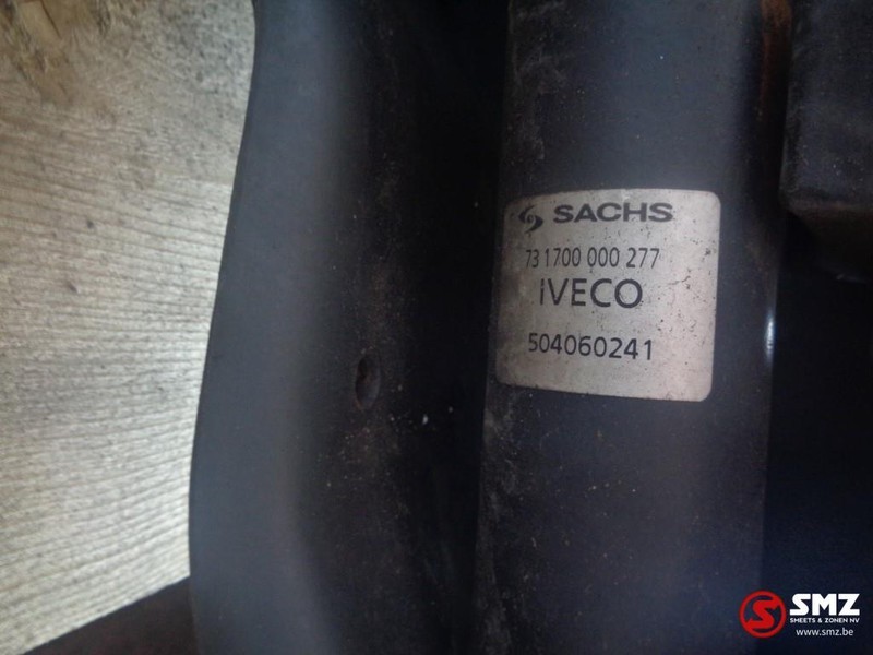 Iveco Occ cabineophanging stralis + schokdemper - Suspensión de cabina para Camión: foto 4 Iveco Occ cabineophanging stralis + schokdemper - Suspensión de cabina para Camión: foto 4