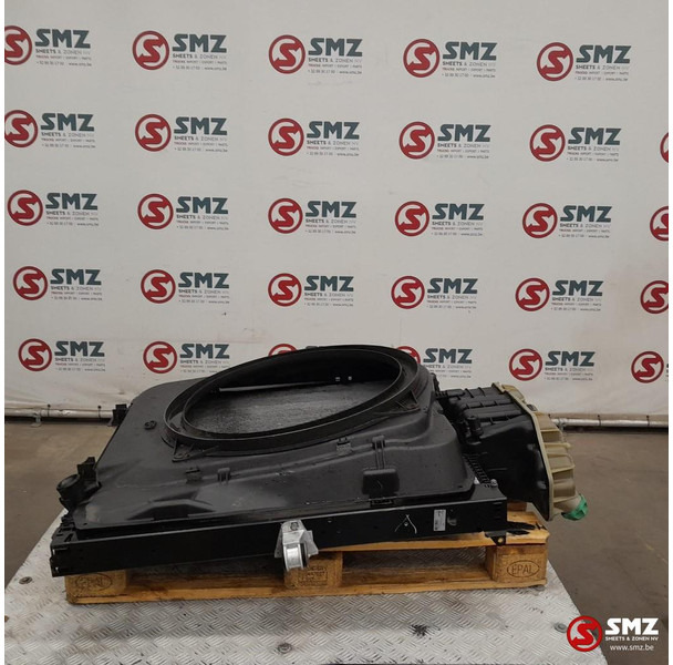 MAN Occ radiator MAN - Radiador para Camión: foto 3 MAN Occ radiator MAN - Radiador para Camión: foto 3