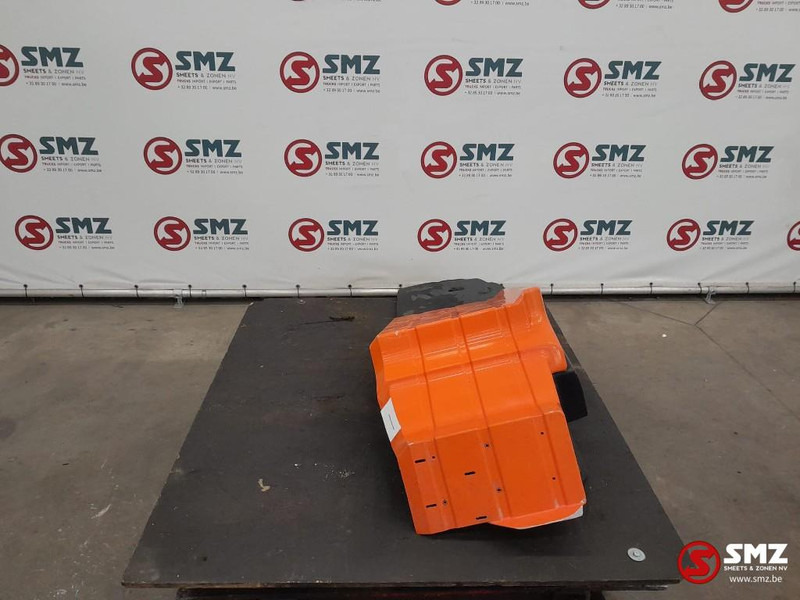 MAN Occ spatbord linksachter MAN - Carrocería y exterior para Camión: foto 2 MAN Occ spatbord linksachter MAN - Carrocería y exterior para Camión: foto 2