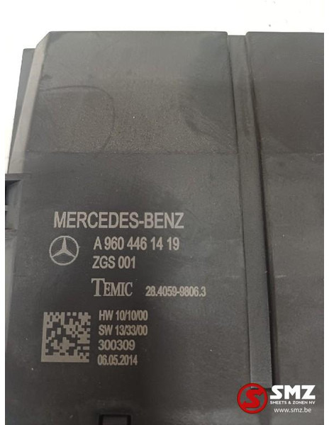 Mercedes-Benz Occ ECU rechterdeur besturingseenheid Mercedes - Unidad de control para Camión: foto 3 Mercedes-Benz Occ ECU rechterdeur besturingseenheid Mercedes - Unidad de control para Camión: foto 3