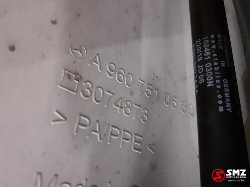 Mercedes-Benz Occ motorkap + windgeleiders Mercedes - Capota para Camión: foto 4 Mercedes-Benz Occ motorkap + windgeleiders Mercedes - Capota para Camión: foto 4
