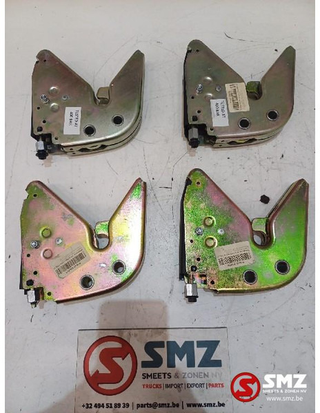 Mercedes-Benz Set van 4 cabinevergrendelingen L/R Mercedes - Cabina e interior para Camión: foto 1 Mercedes-Benz Set van 4 cabinevergrendelingen L/R Mercedes - Cabina e interior para Camión: foto 1