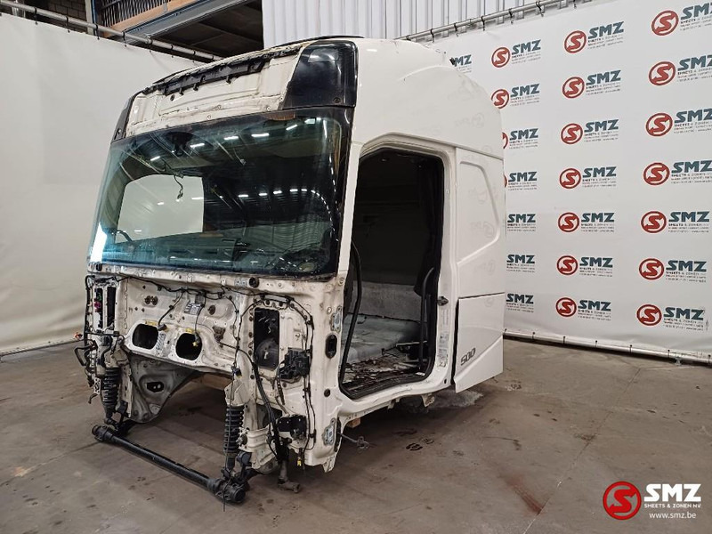 Volvo Occ Cabine Volvo FH4 met schade - Cabina e interior para Camión: foto 2 Volvo Occ Cabine Volvo FH4 met schade - Cabina e interior para Camión: foto 2