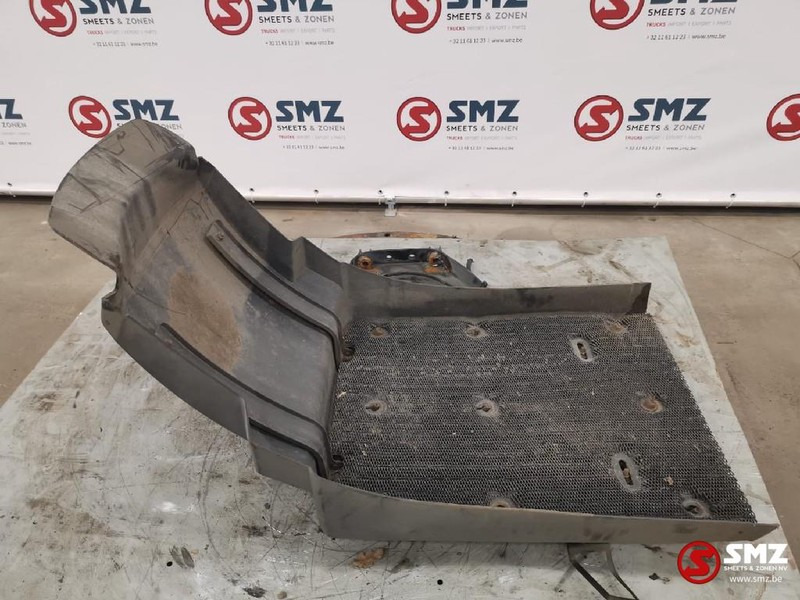 Volvo Occ Spatbord rechts Volvo FM9 - Carrocería y exterior para Camión: foto 2 Volvo Occ Spatbord rechts Volvo FM9 - Carrocería y exterior para Camión: foto 2