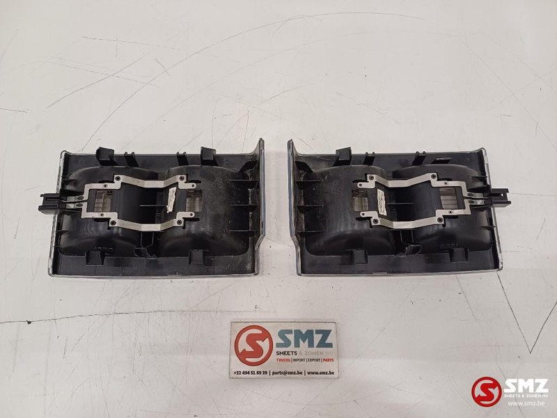 Volvo Occ binnenverlichting links + rechts Volvo - Cabina e interior para Camión: foto 2 Volvo Occ binnenverlichting links + rechts Volvo - Cabina e interior para Camión: foto 2