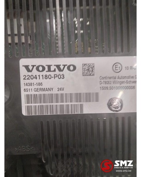 Volvo Occ display radio Volvo FH4 - Salpicadero para Camión: foto 3 Volvo Occ display radio Volvo FH4 - Salpicadero para Camión: foto 3