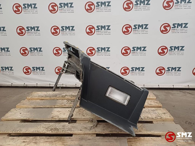 Volvo Occ opstapbak rechts Volvo - Cabina e interior para Camión: foto 5 Volvo Occ opstapbak rechts Volvo - Cabina e interior para Camión: foto 5