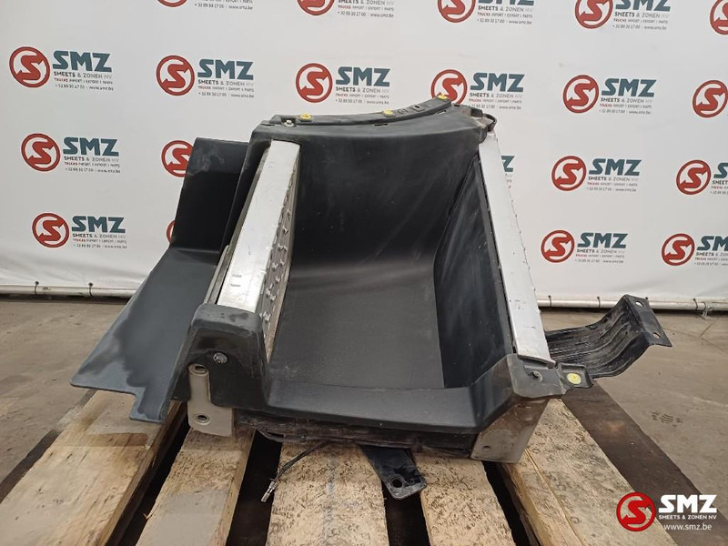 Volvo Occ opstapbak rechts Volvo - Cabina e interior para Camión: foto 2 Volvo Occ opstapbak rechts Volvo - Cabina e interior para Camión: foto 2