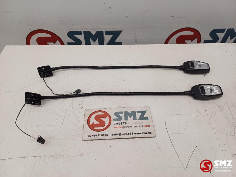 Volvo Occ set van 2 leeslampen Volvo - Cabina e interior para Camión: foto 1 Volvo Occ set van 2 leeslampen Volvo - Cabina e interior para Camión: foto 1