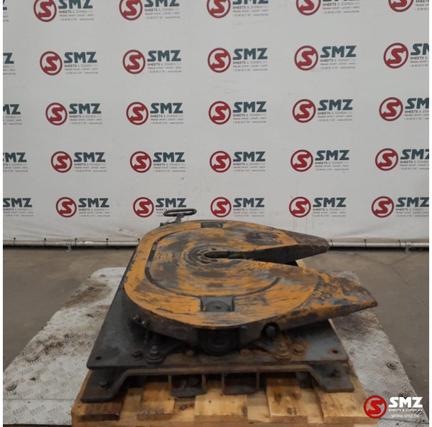 Jost Occ koppelschotel JSK42K + montageplaat JOST - Quinta rueda para Camión: foto 3 Jost Occ koppelschotel JSK42K + montageplaat JOST - Quinta rueda para Camión: foto 3