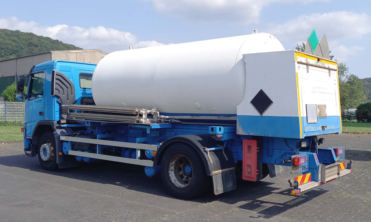 VOLVO Gas oxygen, argon, nitrogen - Camión cisterna: foto 5 VOLVO Gas oxygen, argon, nitrogen - Camión cisterna: foto 5