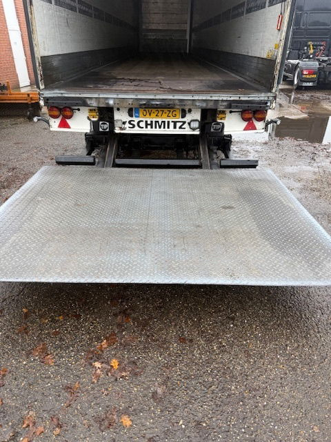 Schmitz Cargobull Achter sluitklep Liftassen - Semirremolque caja cerrada: foto 4 Schmitz Cargobull Achter sluitklep Liftassen - Semirremolque caja cerrada: foto 4