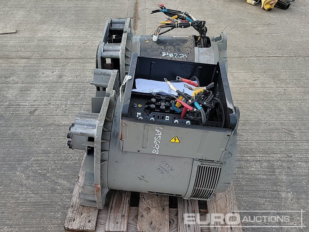 100kVA Alernator (2 of) - Generador industriale: foto 2 100kVA Alernator (2 of) - Generador industriale: foto 2