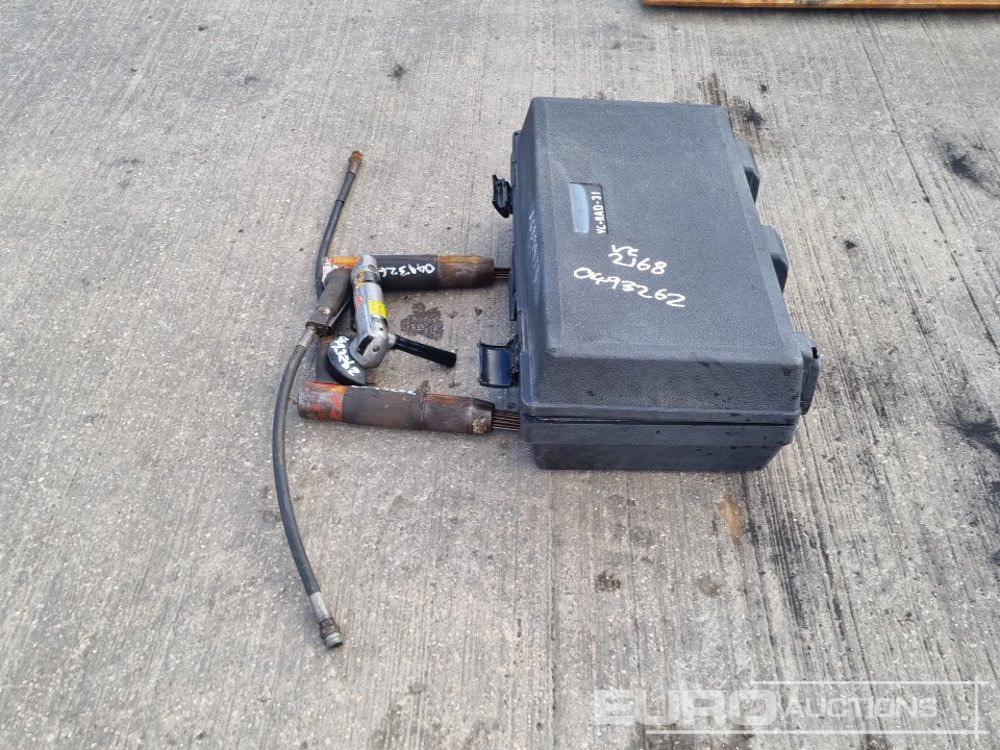 110Volt Torque Multiplier, Pneumatic Scabbler (2 of), Pneumatic Grinder, Makita Battery Hammer Drill, 110 Volt LED Tri Pod Light, - Equipo de construcción: foto 2 110Volt Torque Multiplier, Pneumatic Scabbler (2 of), Pneumatic Grinder, Makita Battery Hammer Drill, 110 Volt LED Tri Pod Light, - Equipo de construcción: foto 2
