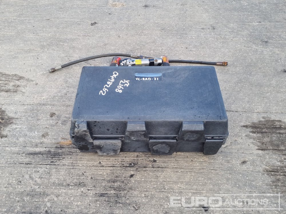 110Volt Torque Multiplier, Pneumatic Scabbler (2 of), Pneumatic Grinder, Makita Battery Hammer Drill, 110 Volt LED Tri Pod Light, - Equipo de construcción: foto 4 110Volt Torque Multiplier, Pneumatic Scabbler (2 of), Pneumatic Grinder, Makita Battery Hammer Drill, 110 Volt LED Tri Pod Light, - Equipo de construcción: foto 4