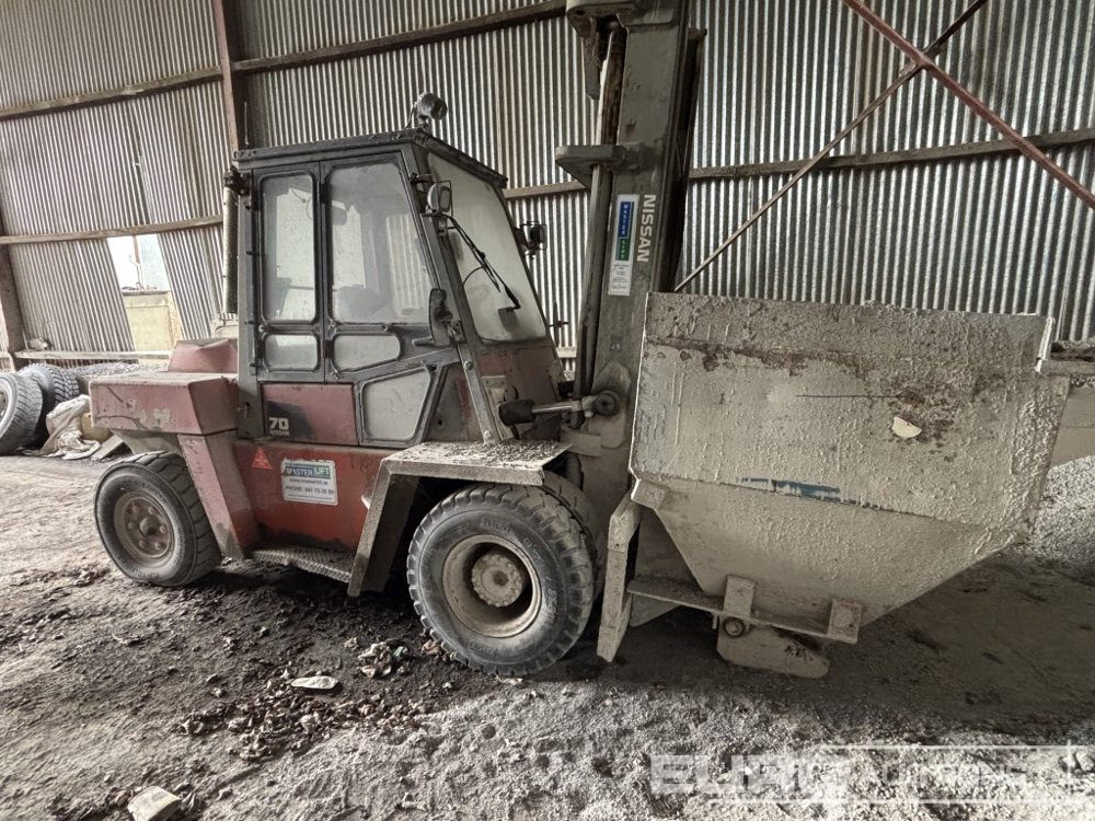 2003 Nissan 7t Diesel forklift, C/w Concrete Bin - Carretilla elevadora: foto 1 2003 Nissan 7t Diesel forklift, C/w Concrete Bin - Carretilla elevadora: foto 1